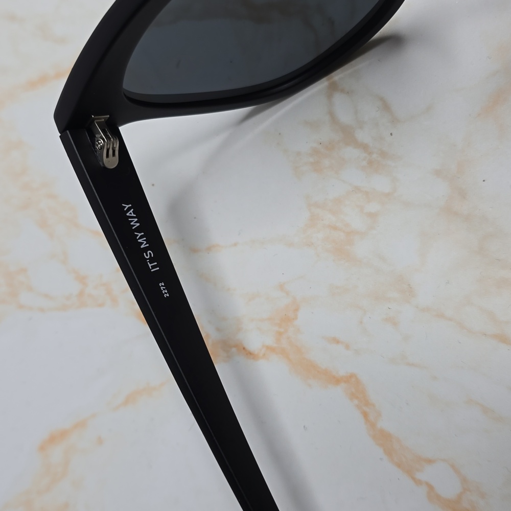 Quay Sunglasses - It's My Way in Black/Smoke Lens Mate Oversized Sunglasses Nwot - Picture 6 of 10